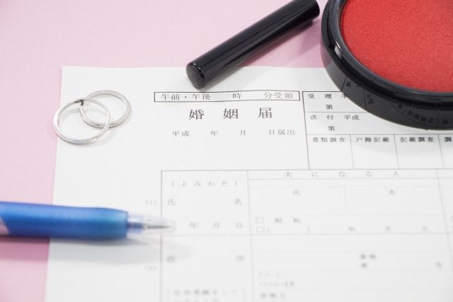 外国人の女性とお付き合いしています。移住手続きや生活習慣など、結婚で困ることはありますか？