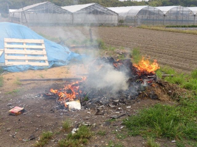農業用のビニールを焼却できて、取り扱いが簡単な焼却炉なんてあるのでしょうか?
