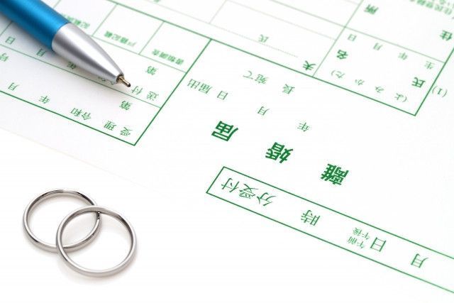 夫と離婚する予定。息子と農業を続けたいが農地の財産分与は難しい?