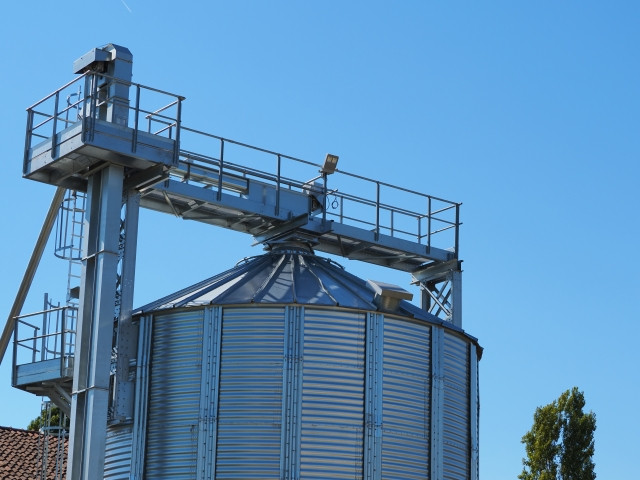 米の貯蔵庫の買い替えを検討中です。中古品を購入するときの注意点は？