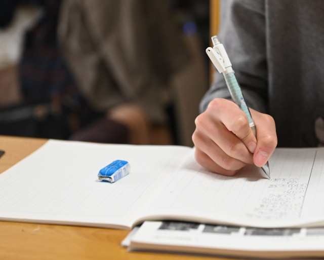 特定技能1号の在留資格取得の条件と試験について教えてください