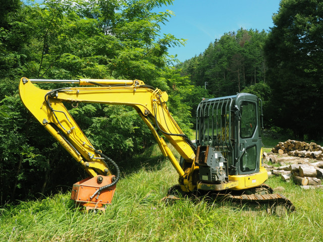 油圧ショベルの購入を検討中です。中古でも試乗できますか？