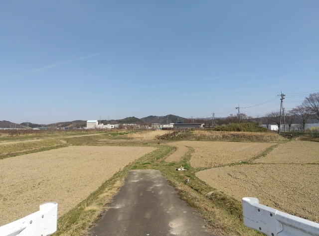 大型トラクターを買いたいが農道がデコボコ。整備してもらうにはどうすればいい?